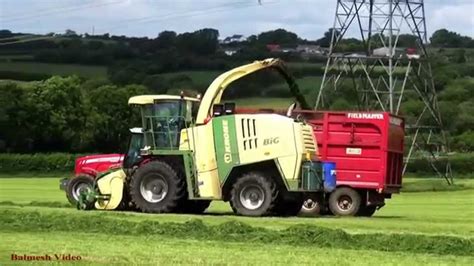 Silaging With Two Choppers Krone And Claas Youtube
