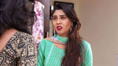 Watch Sundara Manamadhe Bharli Season 1 Episode 74 Hema Lashes Out At
