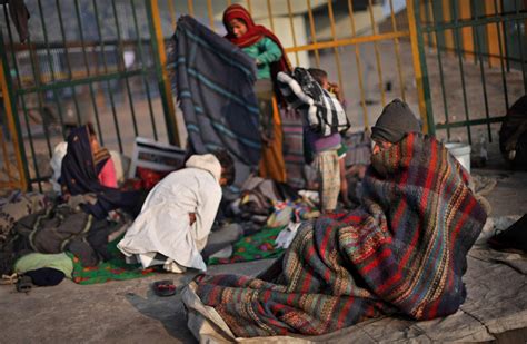 Cold And Homeless In India Photo 5 Pictures Cbs News