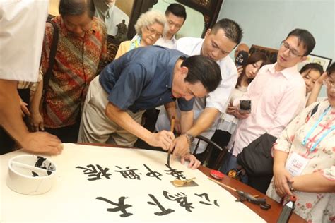 阿冷 驚鴻一面 許嵩 黃齡 v2更新版 純歌聲無雜音 古風仕女裝紀念版 古風. 馬赴檳城 探訪孫文足跡 - 政治 - 自由時報電子報