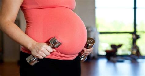 How To Safely Lift Weights During Pregnancy Babygaga