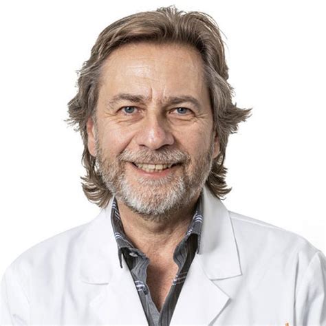 Dr Carlos Jiménez Centro Médico Sanasalud
