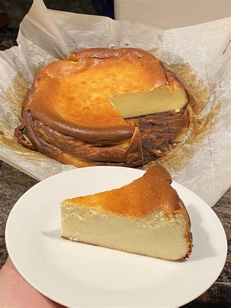 Burnt Cheesecake Basque Tabitomo