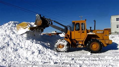 Snow Banks Ready For The Trucks Youtube