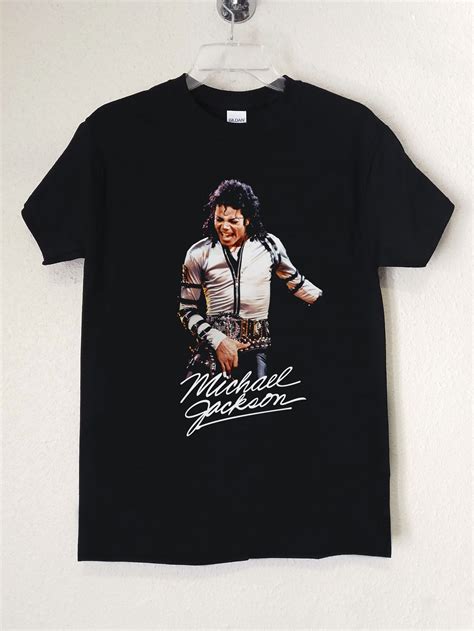 Right you guys, this is the michael jackson crotch grab. Michael Jackson Crotch Grab Polera Negra Hombre - Abominatron