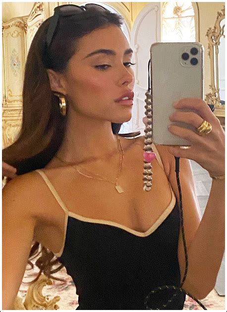 popoholic blog archive madison beer selfies her massive braless bosom cleavage in a skimpy top