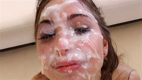 Cumslut Riley Reid Gets Her Face Coated In Cum Porn Pic