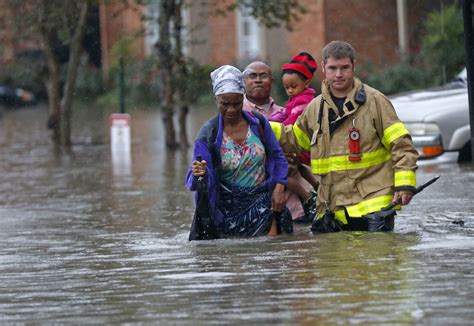 Louisiana Flooding Kills 8 With 8000 In Shelters National News Us
