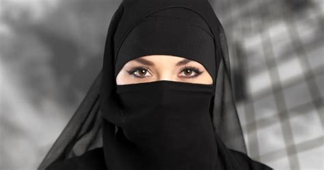 Vancouver Academic Deplores Assaults Against Muslim Women Amid Niqab
