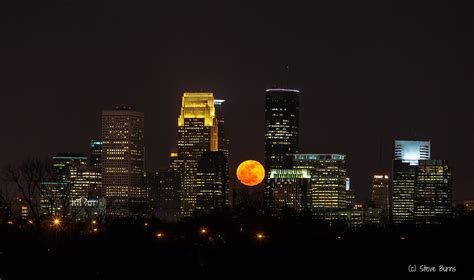 A rare super blood moon will rise on wednesday night. Full Moon over Minneapolis | Full moon rising over ...