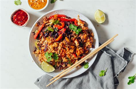 This is a simple full flavored sauce that will keep in your refrigerator for more than 2 weeks. This healthy stir-fry sauce recipe makes veggies sing | Well+Good