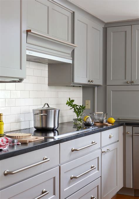 6 Proven Tips For Pulling Off Gray Kitchen Cabinets Flawlessly