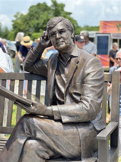 Nelson's native sons: County unveils statues of Earl Hamner, Jimmy Fortune