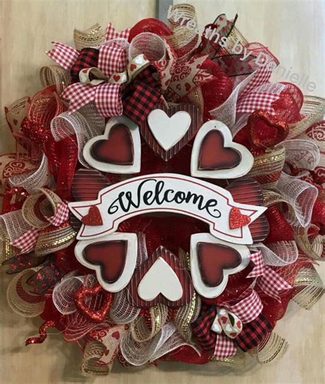 Pin By Joan Keaton On Wreaths Diy Valentines Decorations Diy