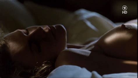 Nude Video Celebs Kim Basinger Nude Final Analysis