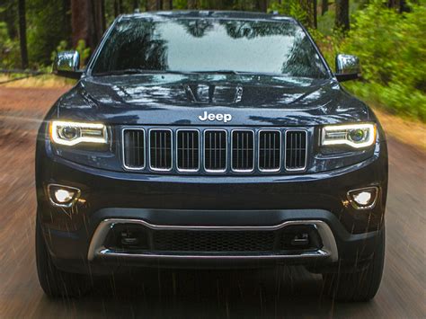 It combines a handsome, roomy cabin with a balanced ride, whether it's on pavement or hitting the trails. 2015 Jeep Grand Cherokee - Price, Photos, Reviews & Features