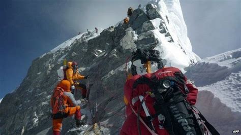 Everest Avalanche Kills At Least 12 Sherpa Guides Bbc News