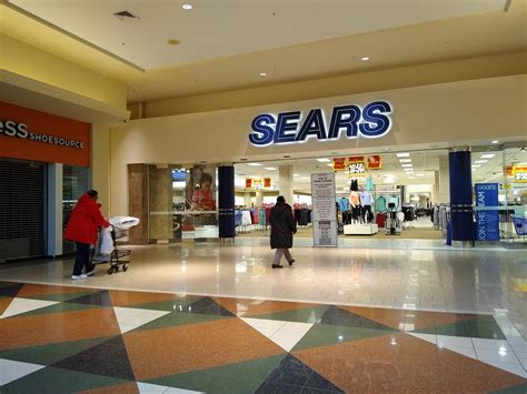 Sears Interior Entrance At Concord Mall In Delaware February 2020