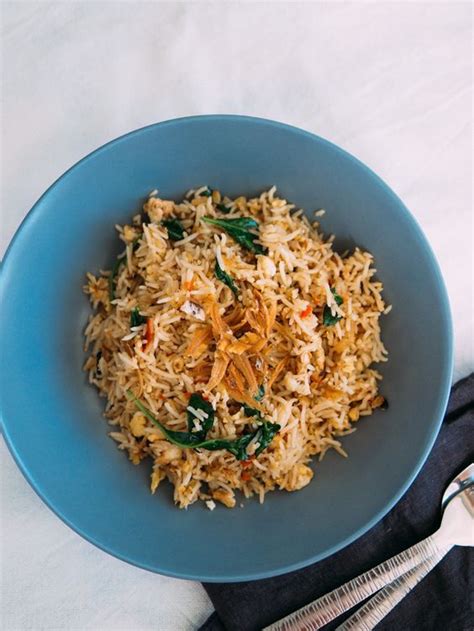 With rice, malaysians have nasi kerabu, nasi goreng, nasi usa, nasi paprik, nasi pattaya just to name a few (well, not all are from. Nasi Goreng Kampung | Recipe | Fried rice, Nasi goreng ...