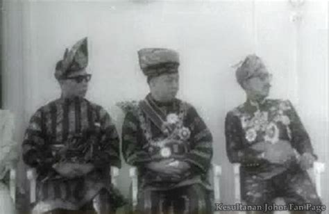 عسكر تيمبالن ستيا نڬري جوهر ) bir olduğunu bağımsız ordunun tutulması, johor'un malaya federasyonu'na katıldığında 1946'da yaptığı şartlardan biriydi. Kesultanan Johor: 10-02-1960 - PEMAHKOTAAN SULTAN SIR ISMAIL