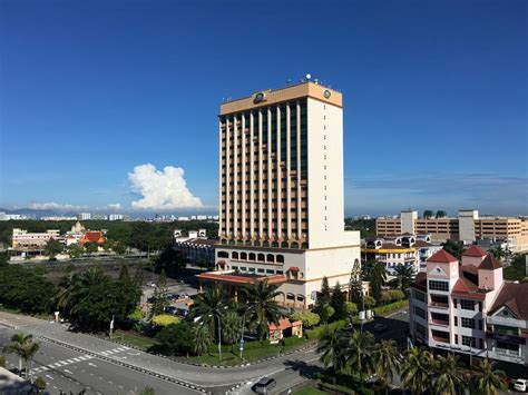 You will find wlan connection and an sun yat sen museum penang and ghost museum are set only 1.5 and 1.4 km respectively from the accommodation. 4 Best Hotel Near Megamall Penang © LetsGoHoliday.my