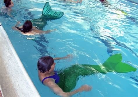 Mermaid School Expands As More People Demand Sea Siren Experience Cbc