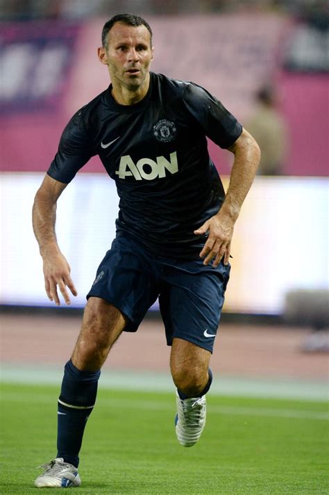 For all bayern munich players with an article, see category:fc bayern munich footballers, and for the current squad see the main club article. Who Is The Richest Player In Bayern Mu : The 10 richest ...