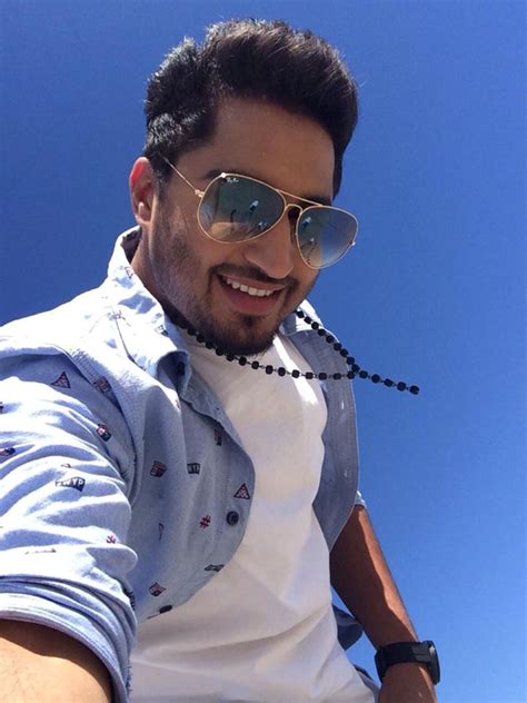 Jassie was rumoured to be married and his wedding pictures and photos also surfaced over the internet. Pic Of Jassi Gill Looking Awesome - DesiComments.com