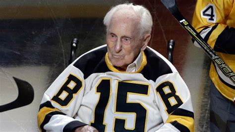 Mr Bruin Oldest Living Former Nhl Player Dies At Age 98