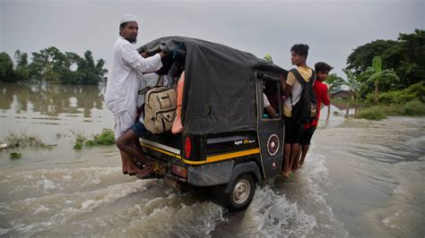 Monsoon Season Is Devastating South Asia Right Now Vice News