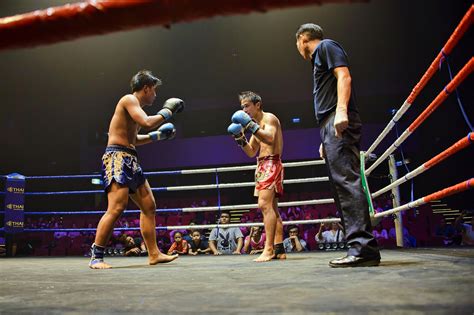 Ausführbar Nordamerika Buchhandlung Thai Boxing Phuket Wagen Viel Oben