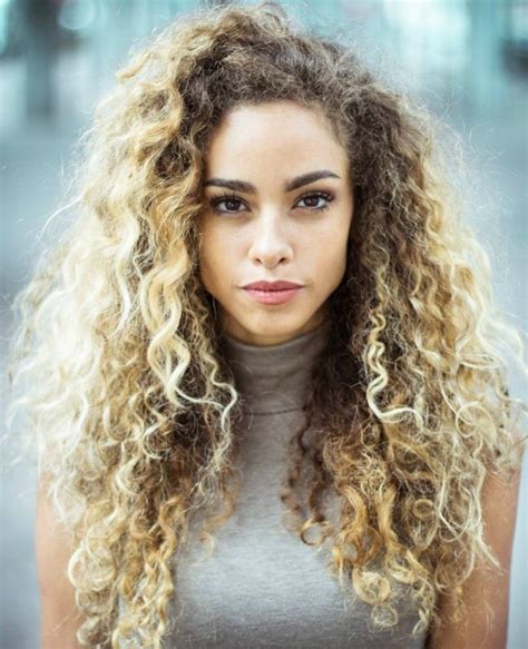 That makes it all the more important for us to know and tell them what kind of a so i got a haircut with a v again. 20 Photos of Type 3B Curly Hair | NaturallyCurly.com