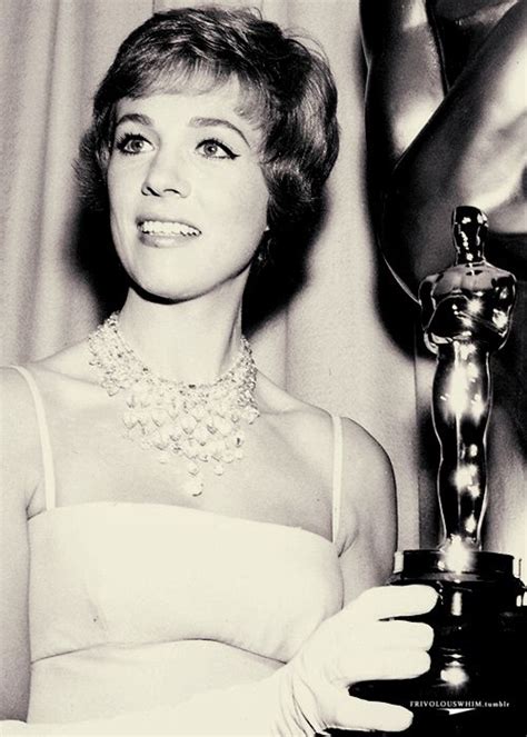 Julie Andrews And Her Best Actress Oscar For Mary Poppins Julie Andrews Best Actress