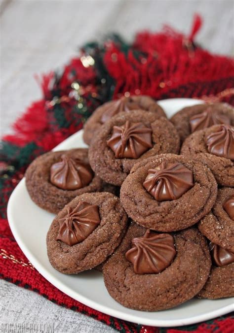When i think of candy i usually turn to chocolate, and what better than a chocolate kiss?! Hershey Kiss Gingerbread Cookies / 504 Main By Holly ...