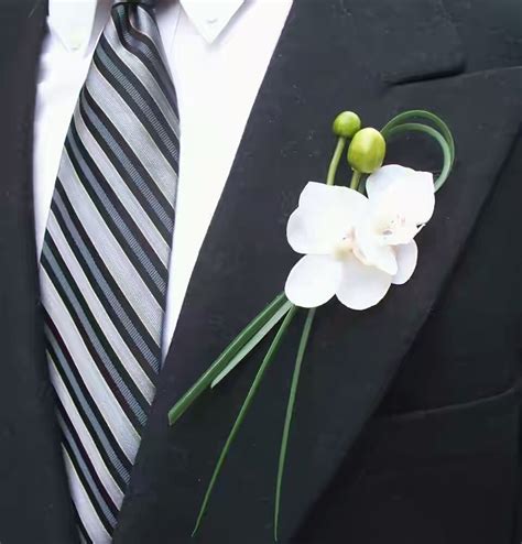 What Is A Boutonniere And How To Wear It