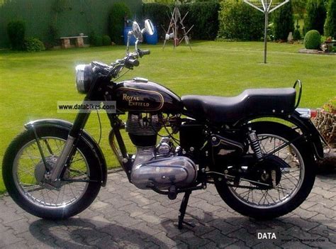 Nowadays people love to ride bullets over bikes. 2008 Royal Enfield Bullet 500 Standard