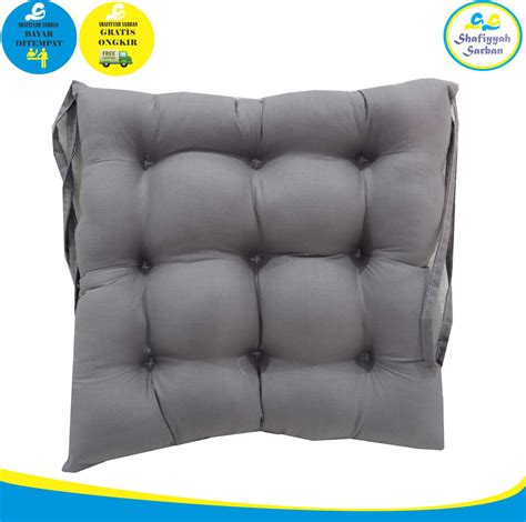 Selain sebagai tempat untuk duduk dan bersantai, desain pada sofa yang beragam juga membuatnya dapat mempercantik ruangan. HARGA PROMO 5 PCS Sarung Bantal Sofa 40x40 + 1 PCS Taplak ...