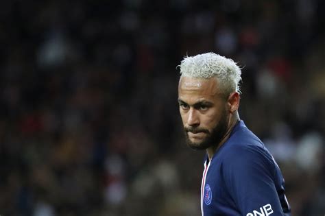 nejˈmaʁ dɐ ˈsiwvɐ ˈsɐ̃tus ˈʒũɲoʁ; Neymar Contract Extension at PSG 'Doesn't Make a Whole Lot ...