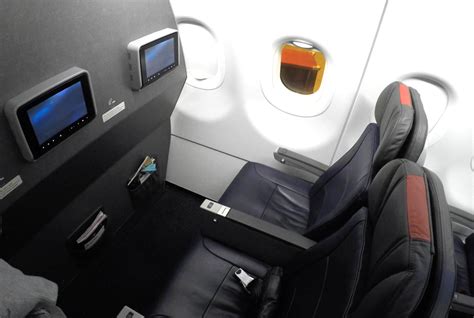 Yesterday, american announced new benefits to their main cabin extra seating, including free alcohol and dedicated overhead bin space. Reporte de Vuelo: American Airlines Main Cabin Extra A321 ...