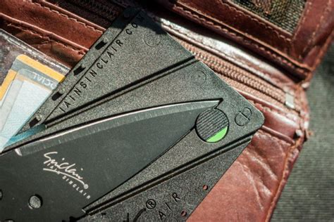 Cardsharp Credit Card Folding Safety Knife čierny Is1b Muničák