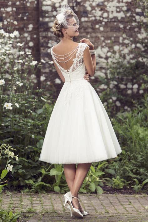 Short wedding dresses can be just as appropriate as more conventional gowns—plus. 25 Of The Most Beautiful Tea Length Short Wedding Dresses ...