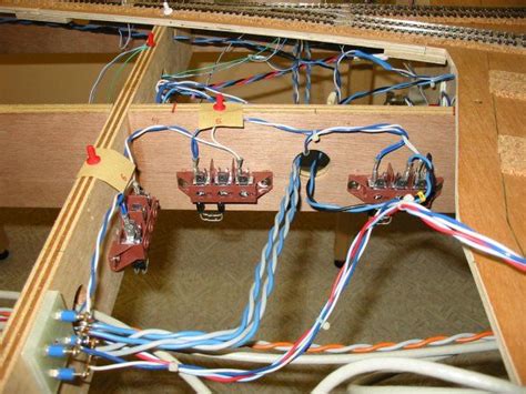 Rotary dimmers & fan speed controls, wire leads. Pin op modélisme ferroviaire