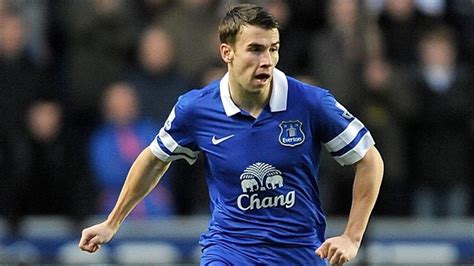Coleman Pens New Five Year Deal At Everton Eurosport