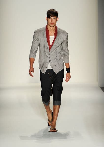 Male Models rule the runway / geeks fashion