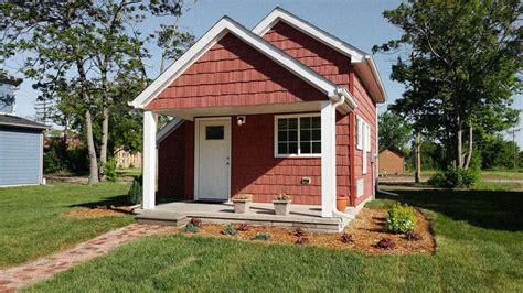 These Tiny Houses Help Minimum Wage Workers Become Homeowners · Giving