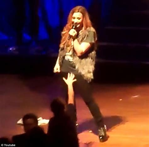 Demi Lovato Forced To Halt Her Concert After She Is Rushed By Excited