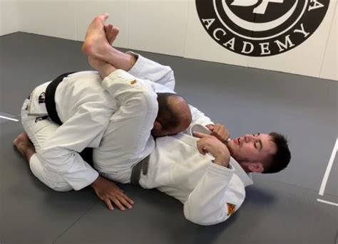 Surprising Triangle Choke From Closed Guard By Bjj World Champ