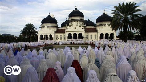 Tujuh Fakta Syariah Islam Di Aceh Dw