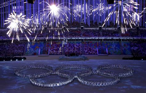 Russia Mocks Its Olympic Ring Gaffe During Sochis Closing Ceremony