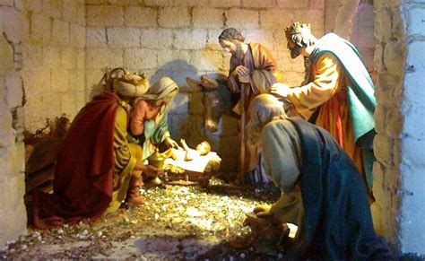 Epiphany, christian holiday commemorating the first manifestation of jesus christ to the gentiles, represented by the magi, and the manifestation of his divinity, as it occurred at his baptism in the. Termoli: Epifania: quando non c'è Dio la navigazione è ...